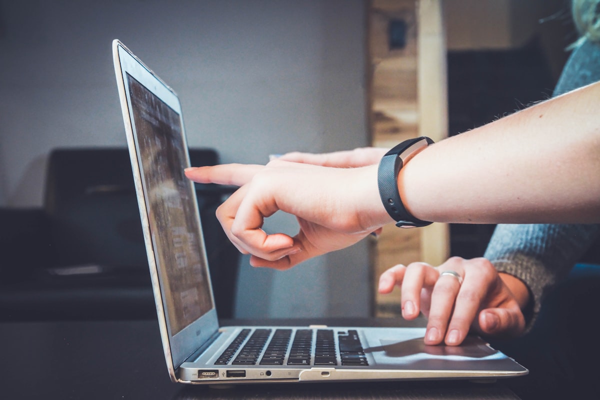 Guia Regresso às Aulas 2026: Os Melhores Gadgets e Cupões de Desconto para Estudantes em Portugal