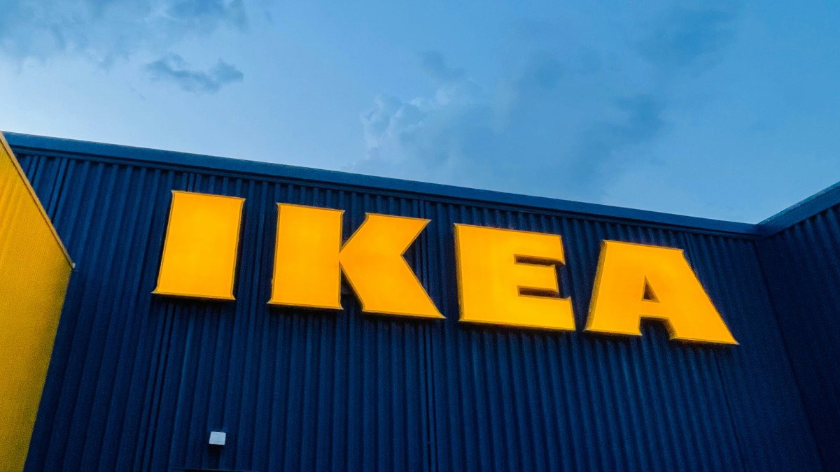 IKEA apresenta a mesa STARKVIND com purificador de ar integrado por 169 €