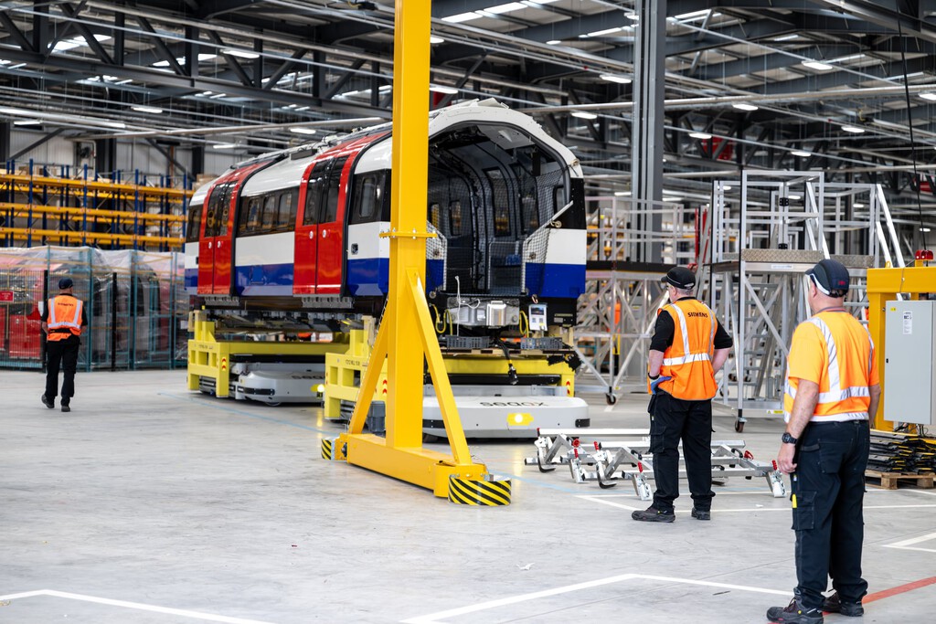 Londres prepara a modernização da linha mais antiga do metro com os novos comboios Siemens